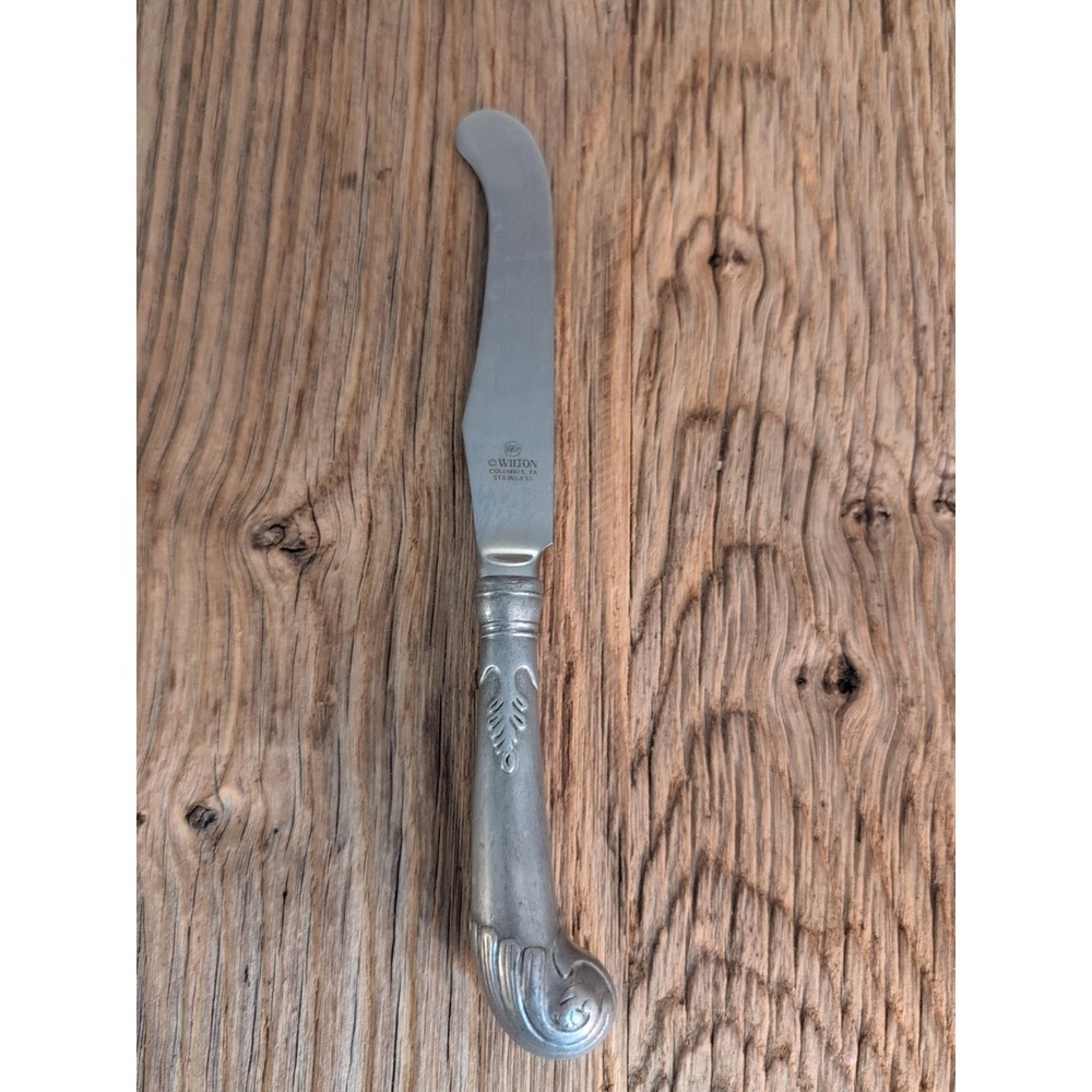 Wilton Armetale RWP Bishop White Pewter Dinner Knife Pistol Grip Handle